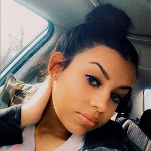 Meet your Posher, Shayla